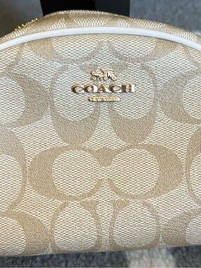 Coach Signature Dome Cosmetic bag in Light Khaki with Gold Logo